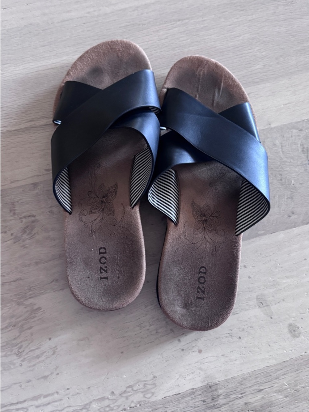 Izod Black and Brown Cross-Strap Slide Sandals